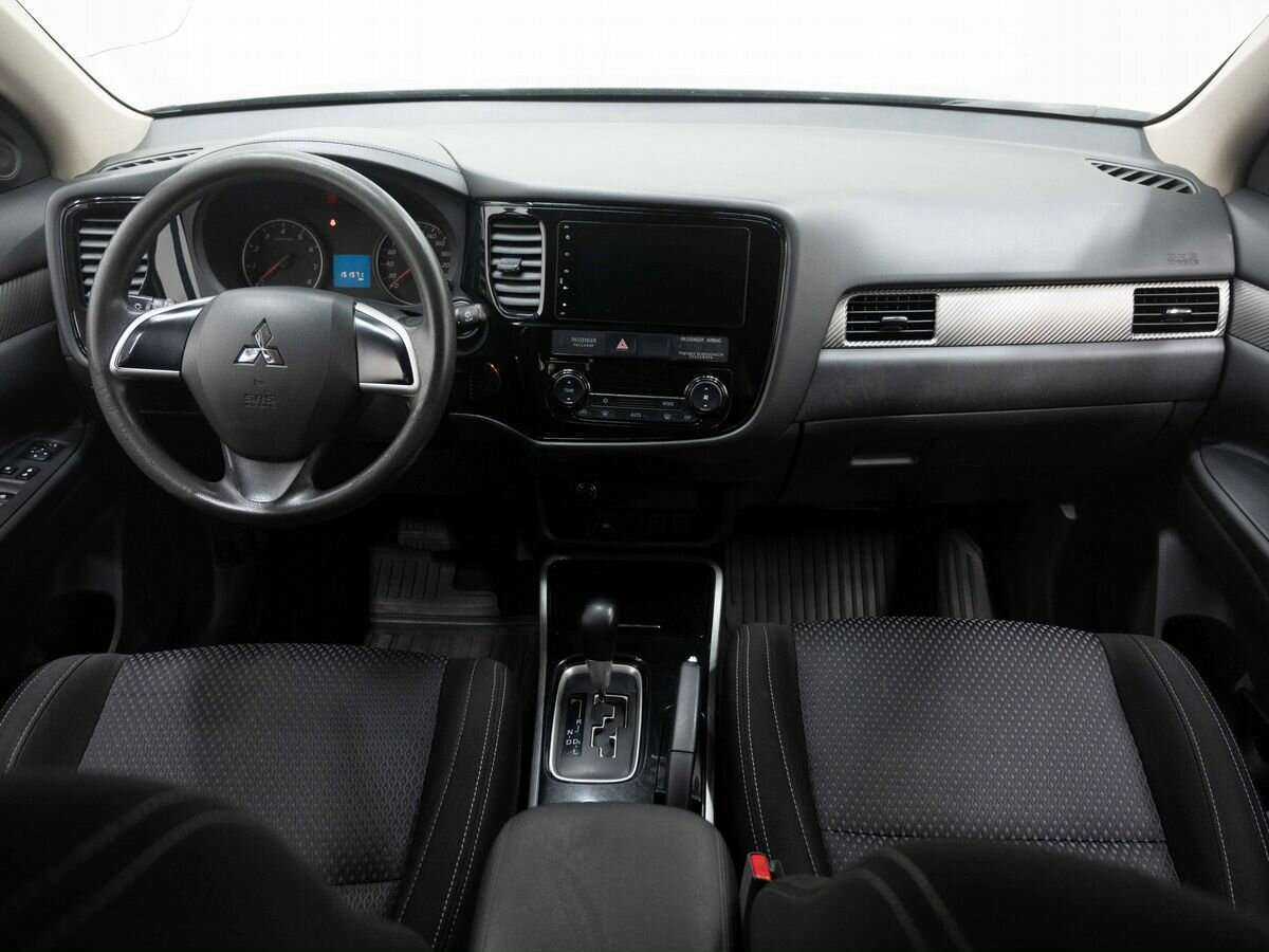 Mitsubishi Outlander с пробегом — 2018 год. Фото: #12