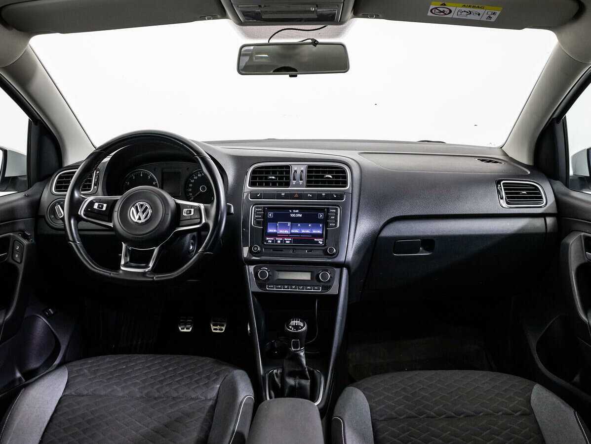 Volkswagen Polo с пробегом — 2018 год. Фото: #10