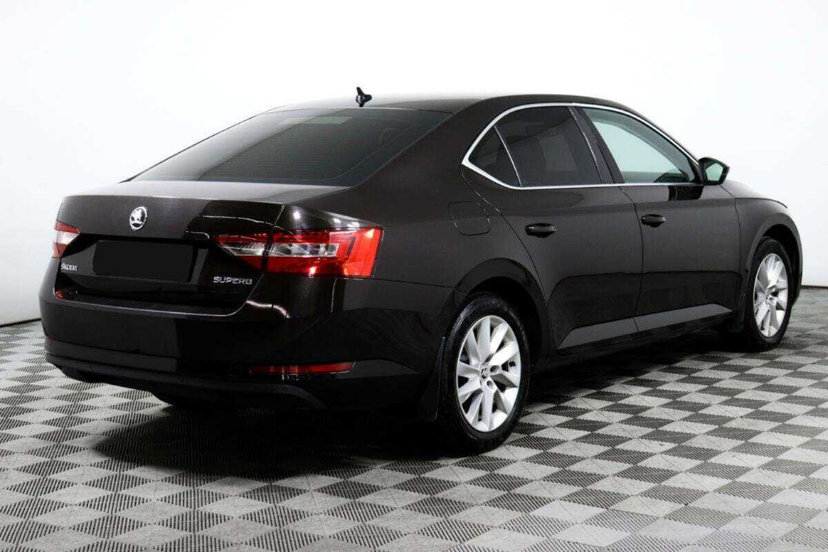 Skoda Superb с пробегом — 2015 год. Фото: #4