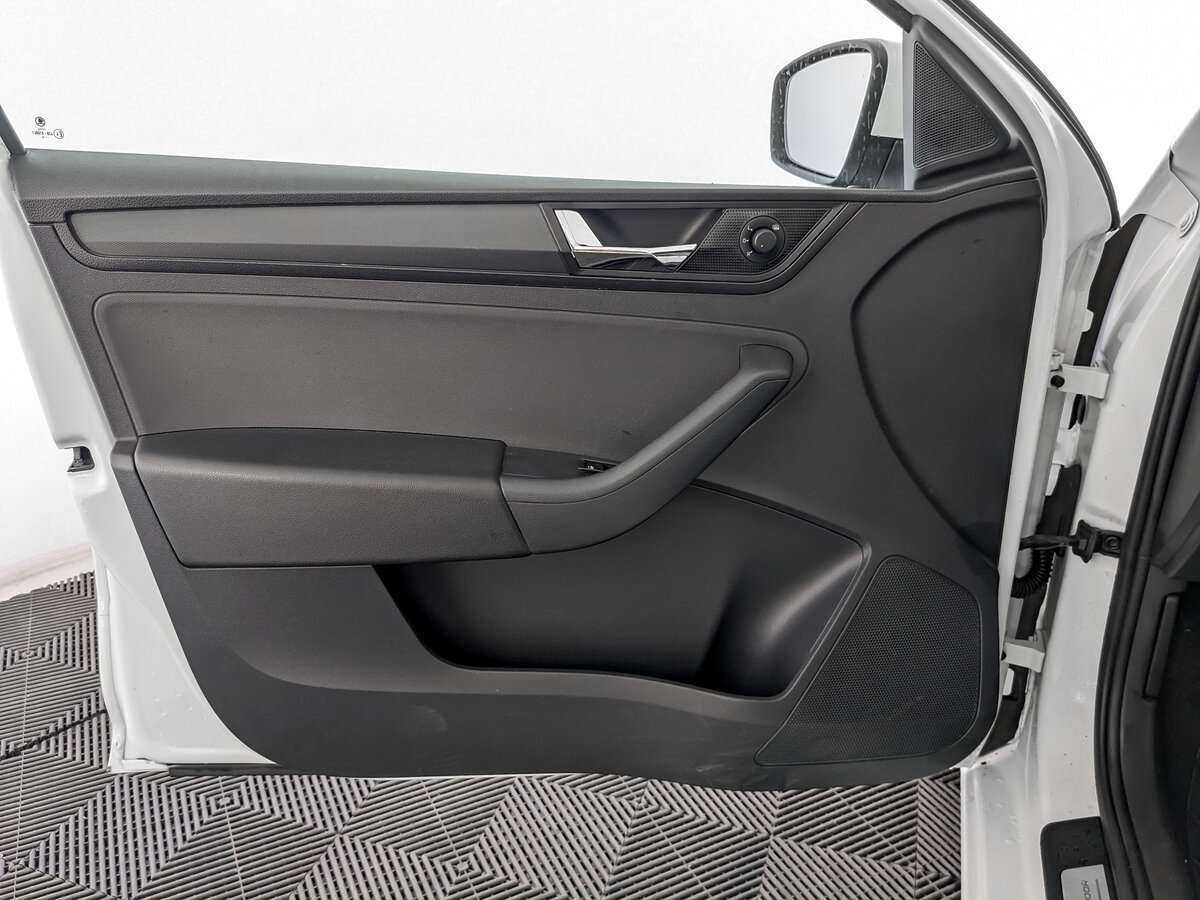 Skoda Rapid с пробегом — 2019 год. Фото: #14