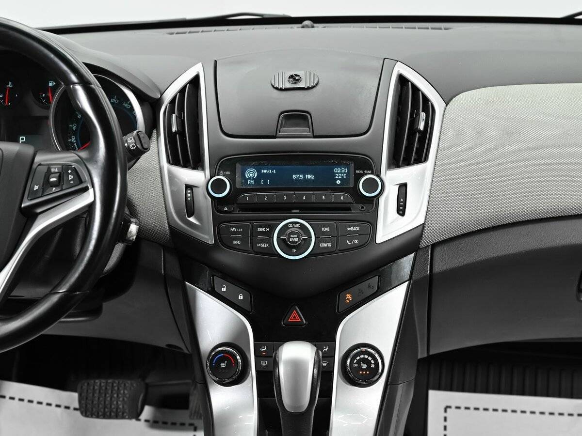 Chevrolet Cruze с пробегом — 2012 год. Фото: #8
