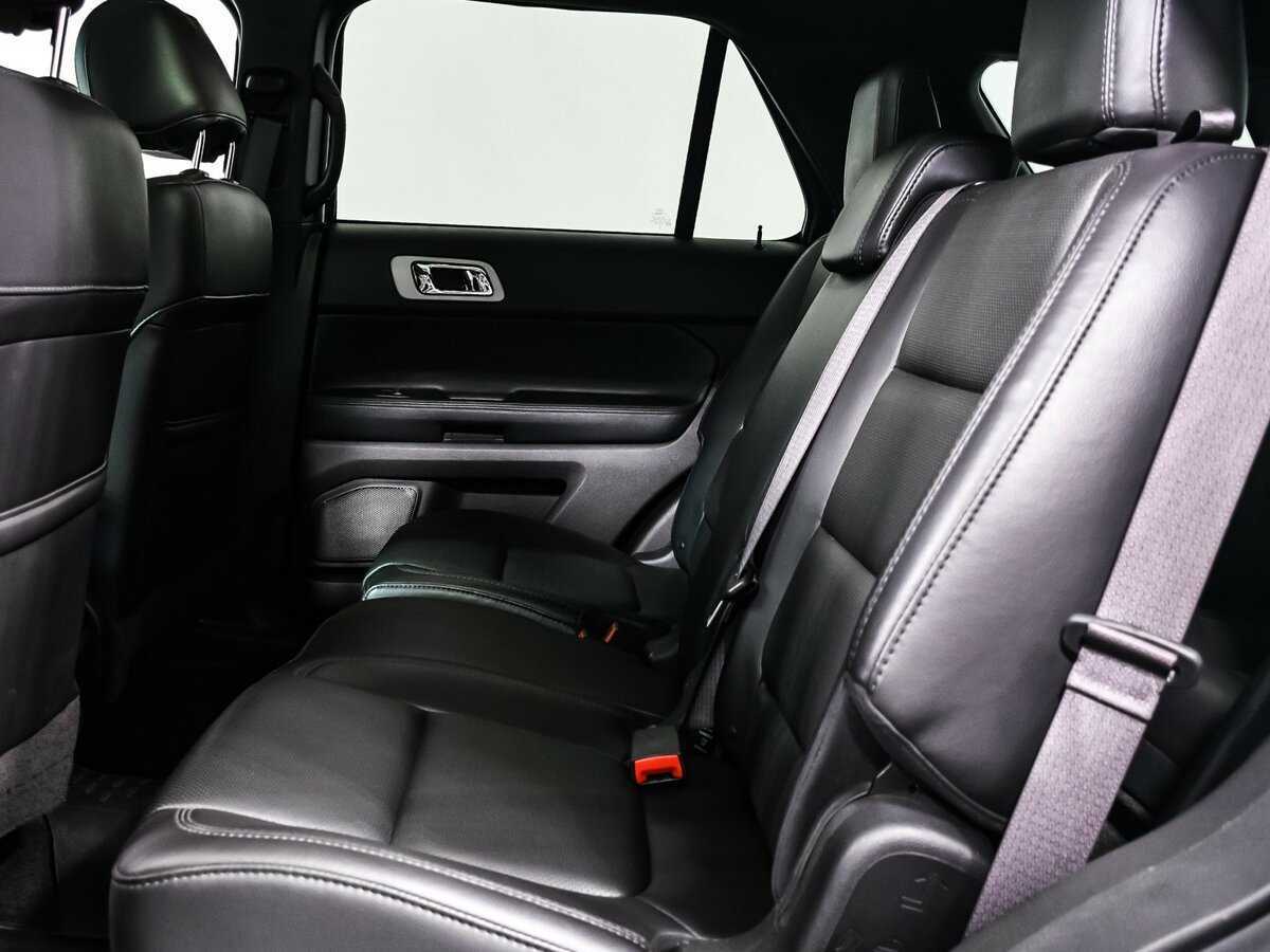 Ford Explorer с пробегом — 2014 год. Фото: #12
