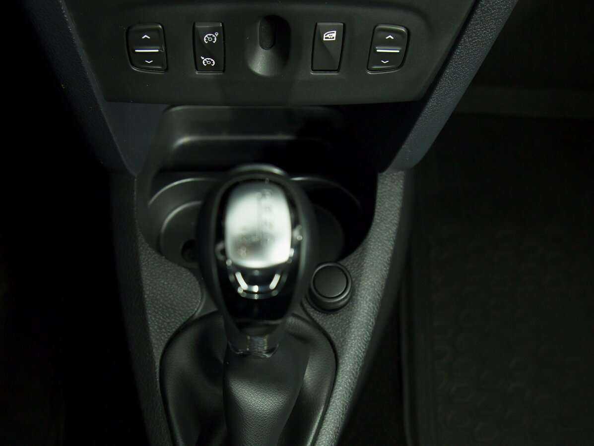 Renault Logan с пробегом — 2015 год. Фото: #13