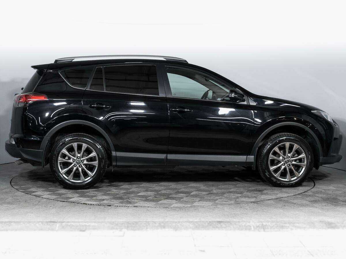 Toyota RAV4 с пробегом — 2016 год. Фото: #3