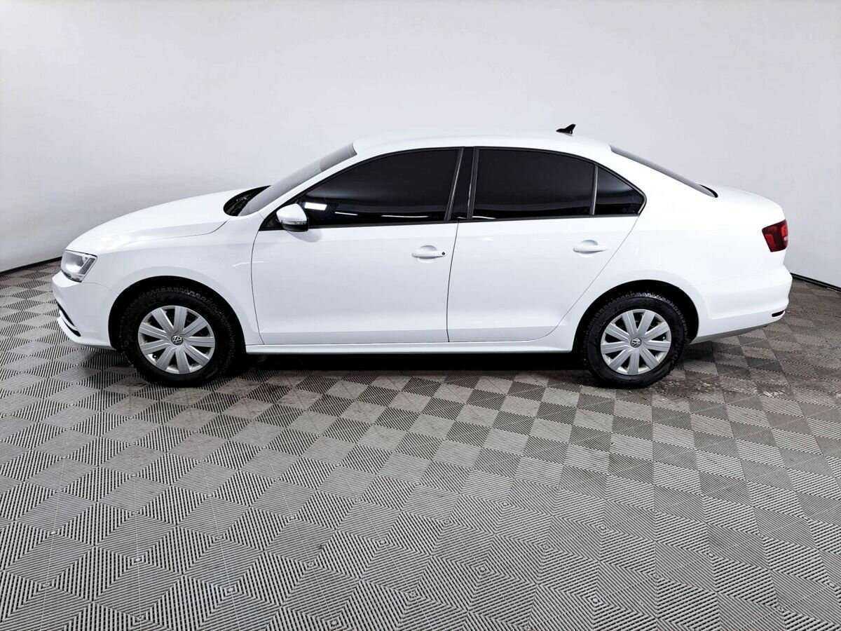 Volkswagen Jetta с пробегом — 2016 год. Фото: #7