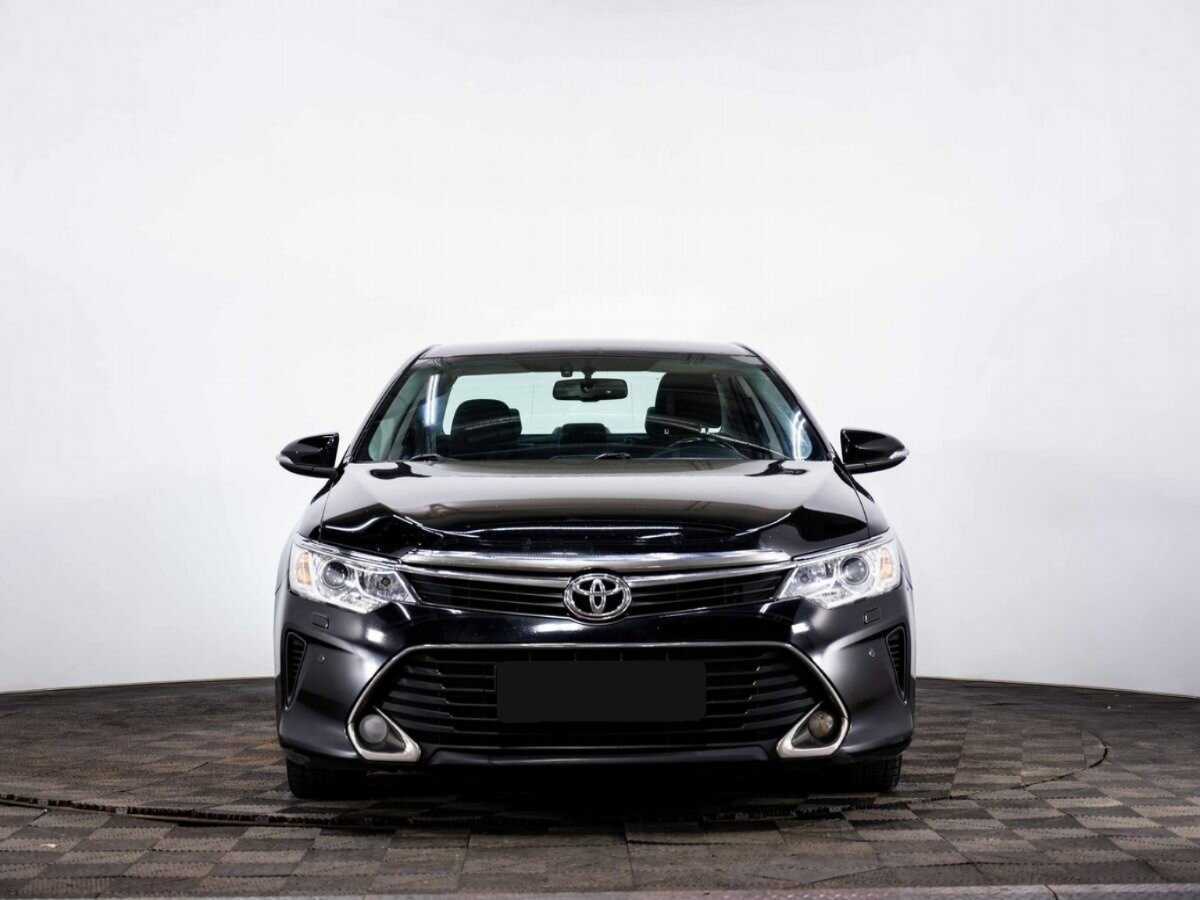 Toyota Camry с пробегом — 2016 год. Фото: #1