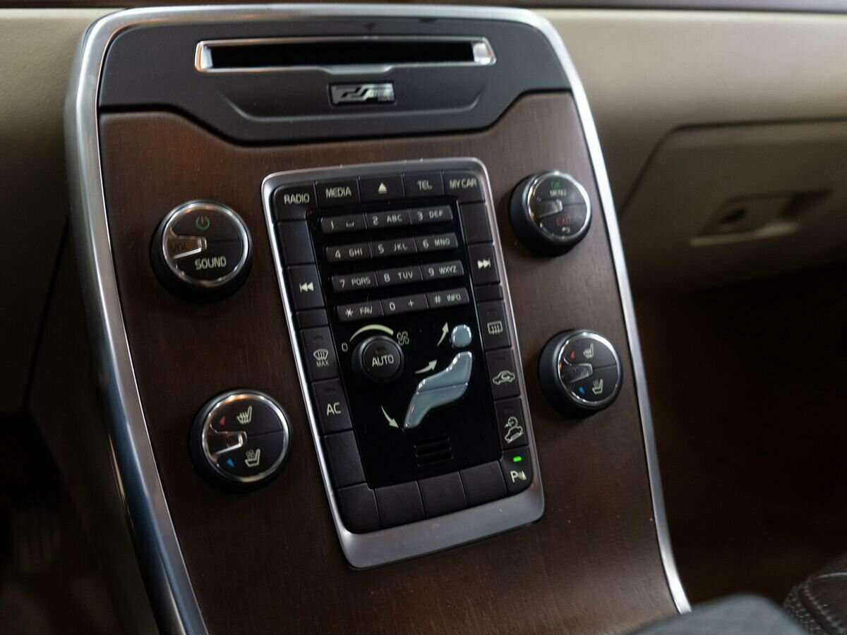 Volvo XC70 с пробегом — 2012 год. Фото: #10