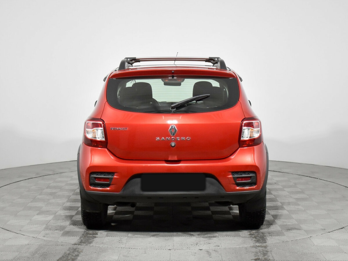 Renault Sandero с пробегом — 2016 год. Фото: #5