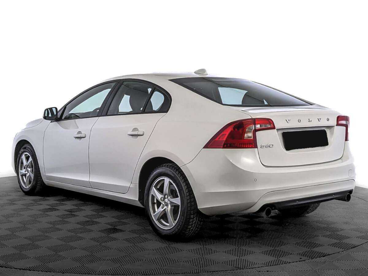 Volvo S60 с пробегом — 2015 год. Фото: #6