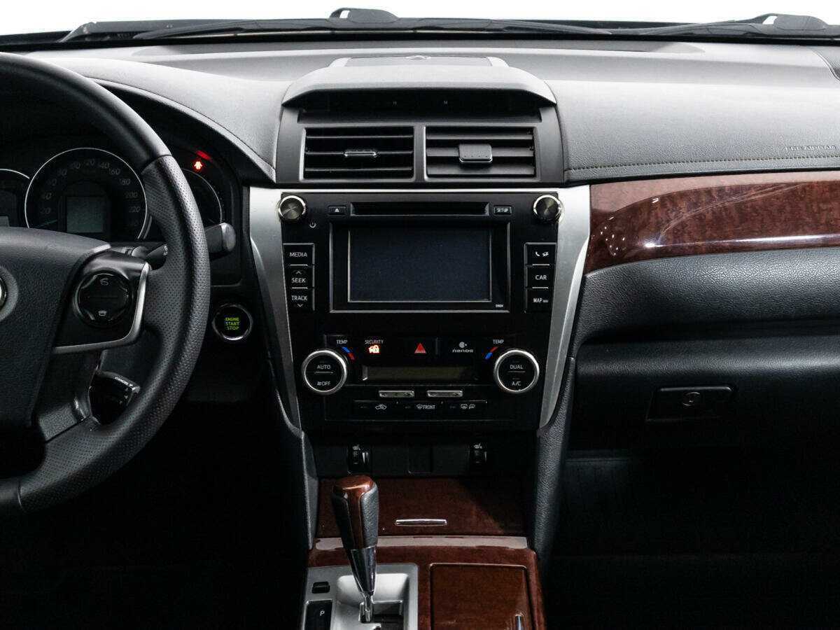 Toyota Camry с пробегом — 2013 год. Фото: #13