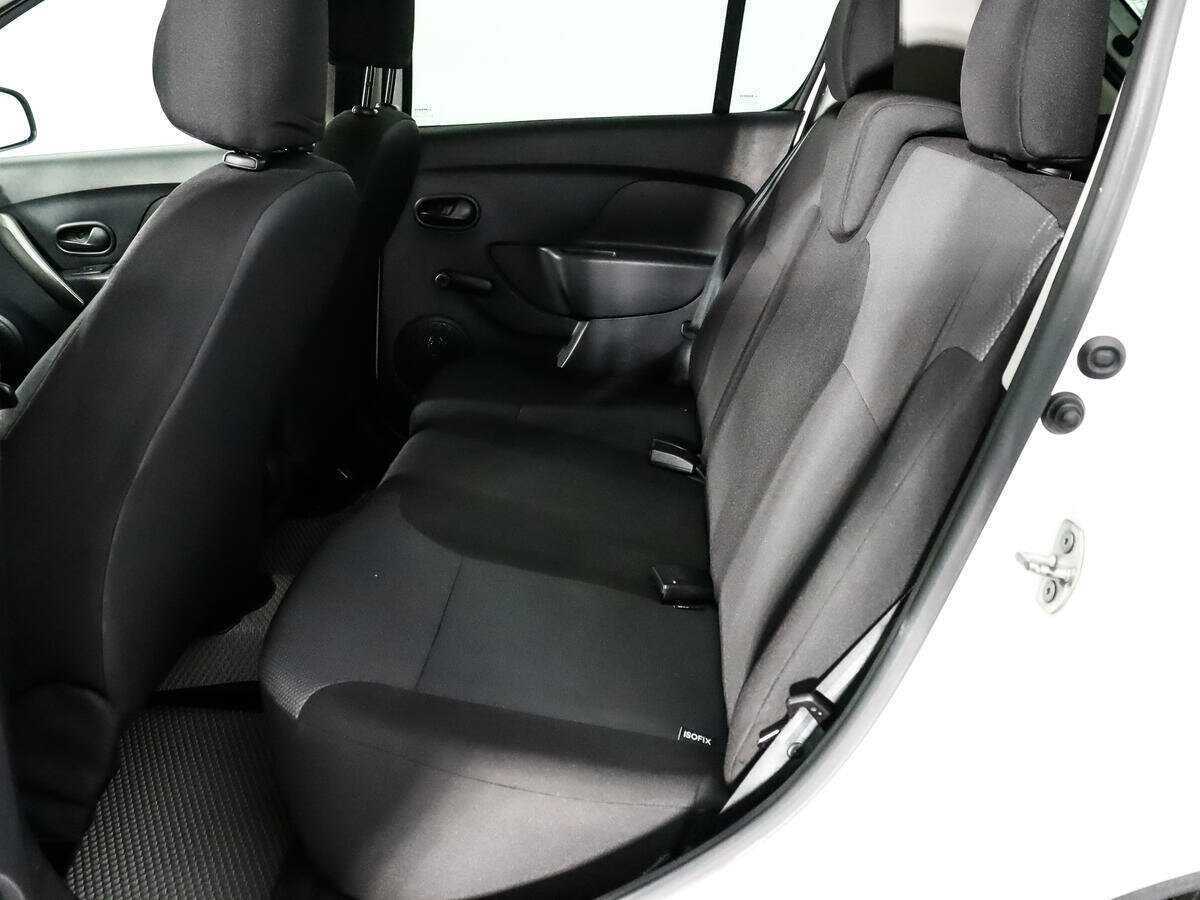 Renault Sandero с пробегом — 2017 год. Фото: #8