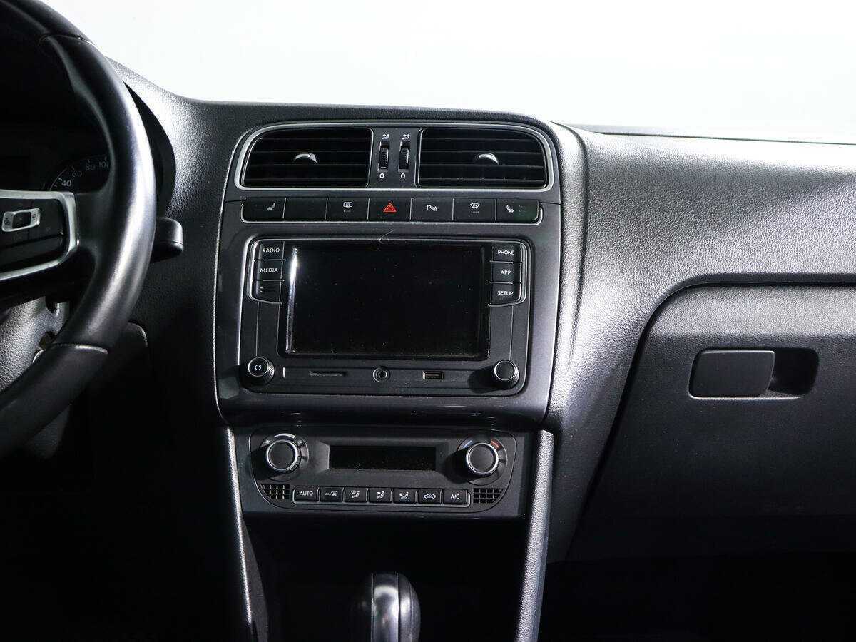 Volkswagen Polo с пробегом — 2019 год. Фото: #12