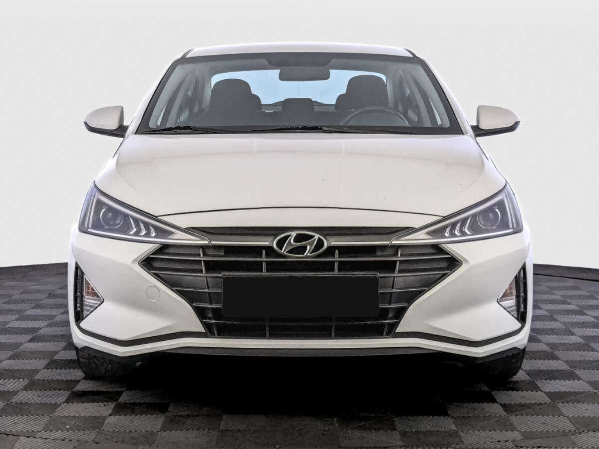 Hyundai Elantra с пробегом — 2020 год. Фото: #1