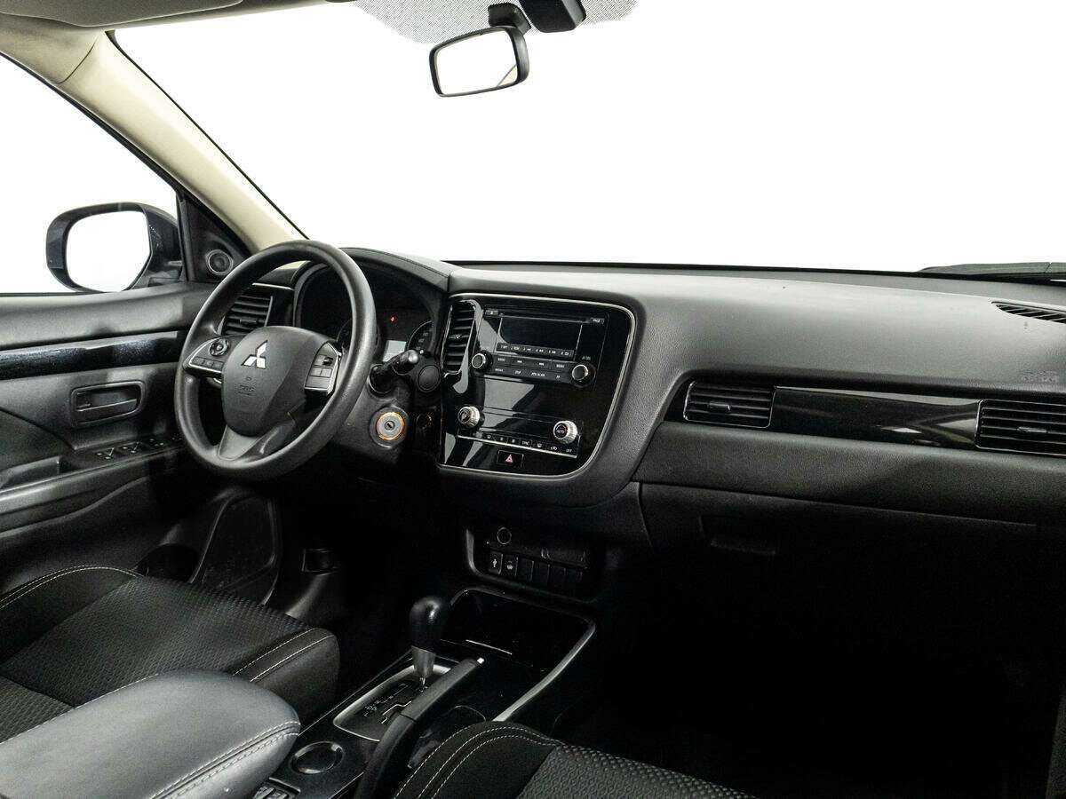 Mitsubishi Outlander с пробегом — 2020 год. Фото: #8