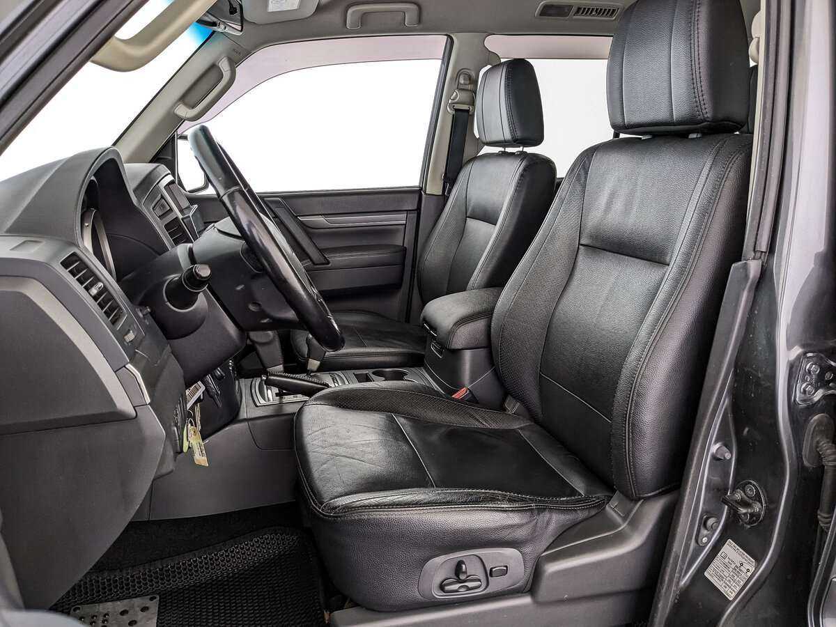 Mitsubishi Pajero с пробегом — 2013 год. Фото: #19