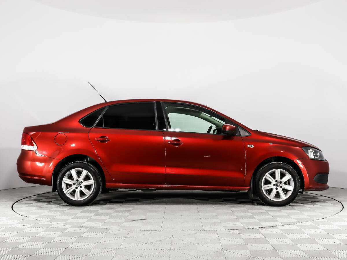 Volkswagen Polo с пробегом — 2012 год. Фото: #3