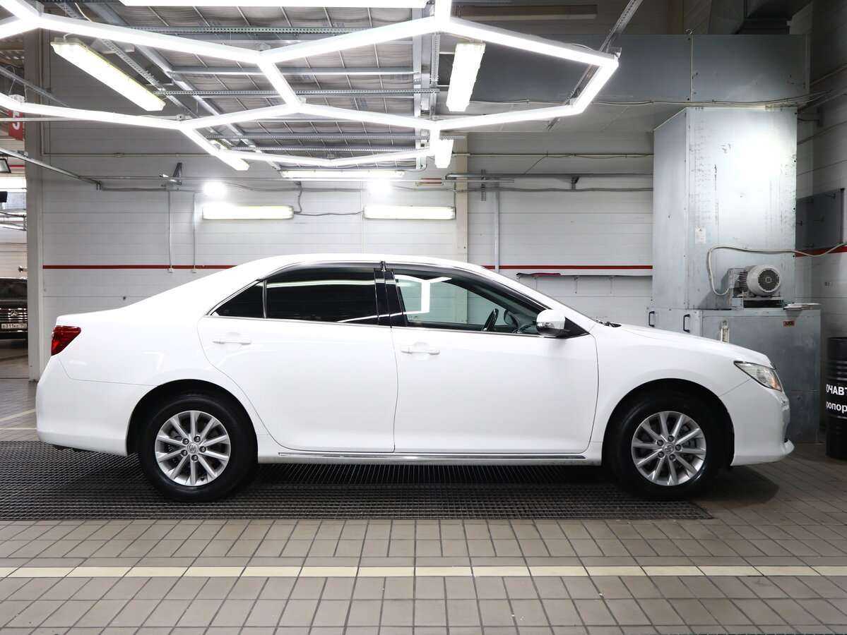 Toyota Camry с пробегом — 2013 год. Фото: #12