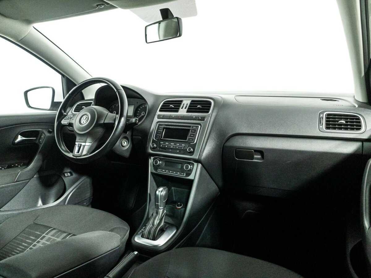 Volkswagen Polo с пробегом — 2015 год. Фото: #8