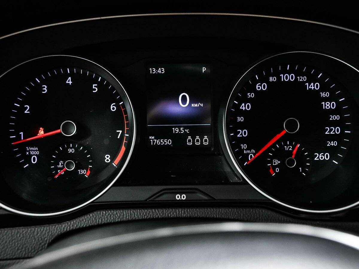 Volkswagen Passat с пробегом — 2018 год. Фото: #9