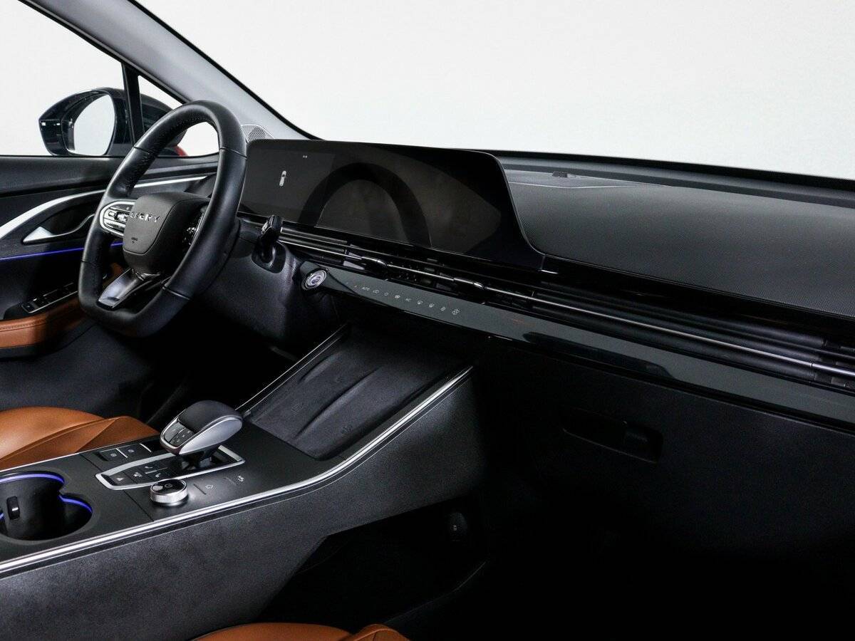 OMODA C5 с пробегом — 2022 год. Фото: #8