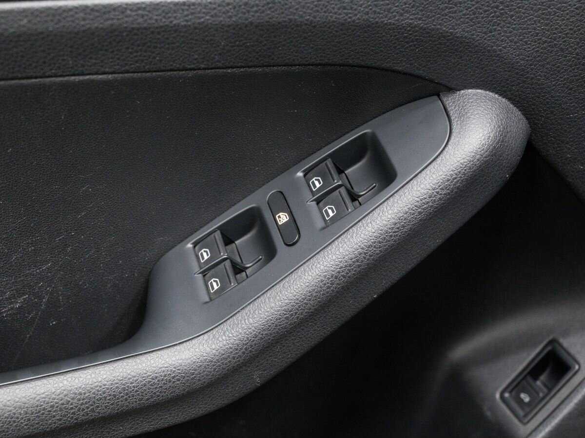 Volkswagen Jetta с пробегом — 2012 год. Фото: #15