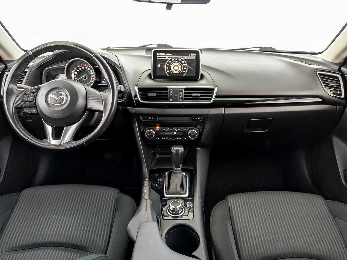 Mazda 3 с пробегом — 2015 год. Фото: #13