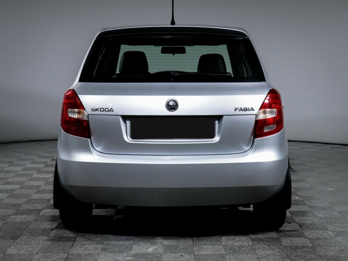 Skoda Fabia с пробегом — 2014 год. Фото: #4