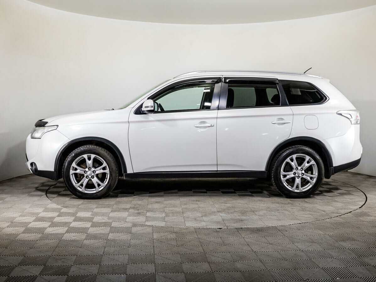 Mitsubishi Outlander с пробегом — 2014 год. Фото: #7
