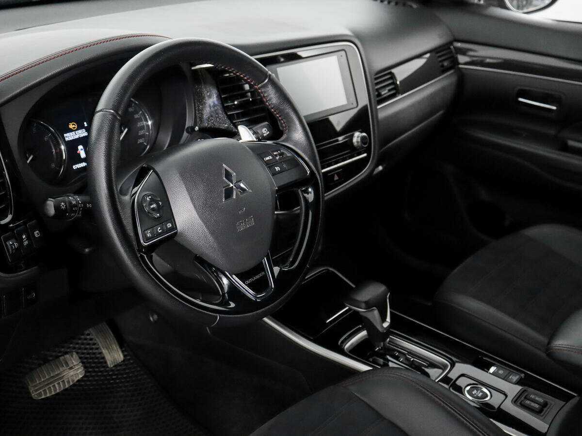 Mitsubishi Outlander с пробегом — 2020 год. Фото: #8