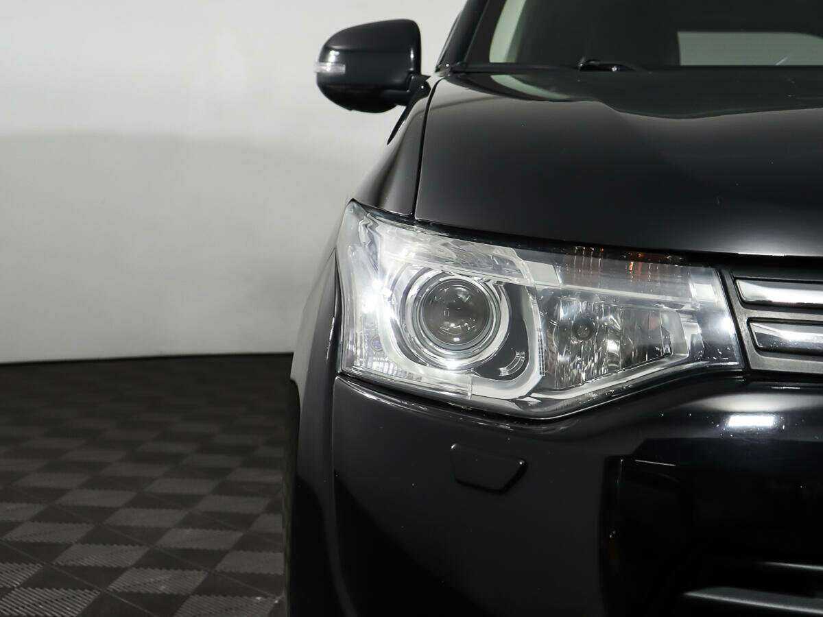 Mitsubishi Outlander с пробегом — 2012 год. Фото: #23