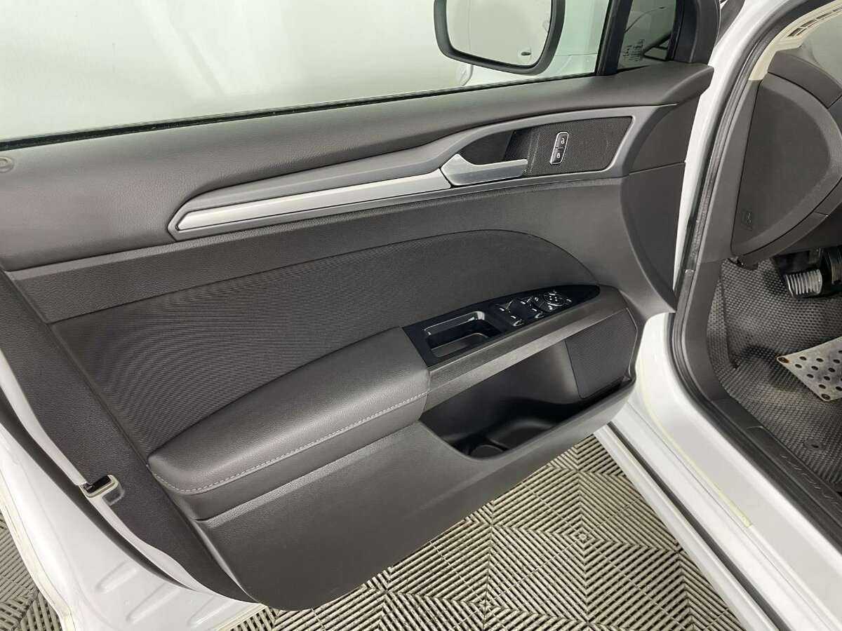 Ford Mondeo с пробегом — 2015 год. Фото: #7