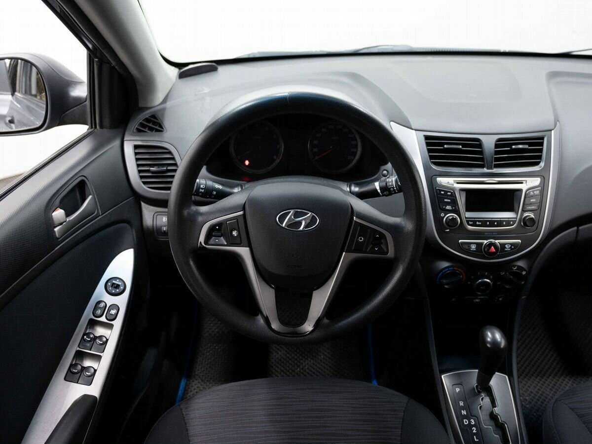 Hyundai Solaris с пробегом — 2015 год. Фото: #15