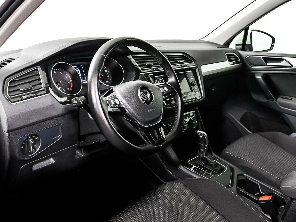 Volkswagen Tiguan с пробегом — 2018 год. Фото: #11
