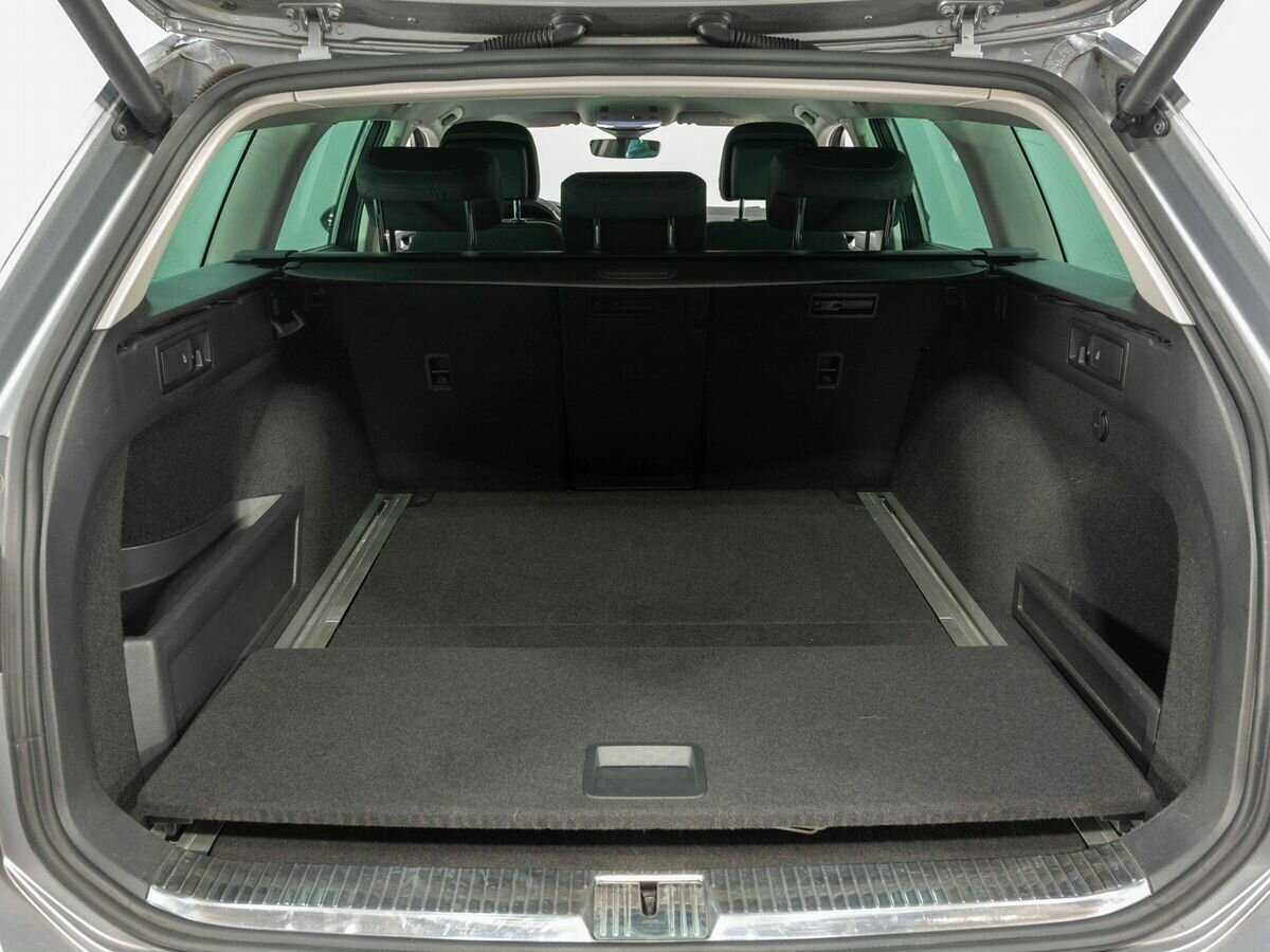 Volkswagen Passat с пробегом — 2020 год. Фото: #23