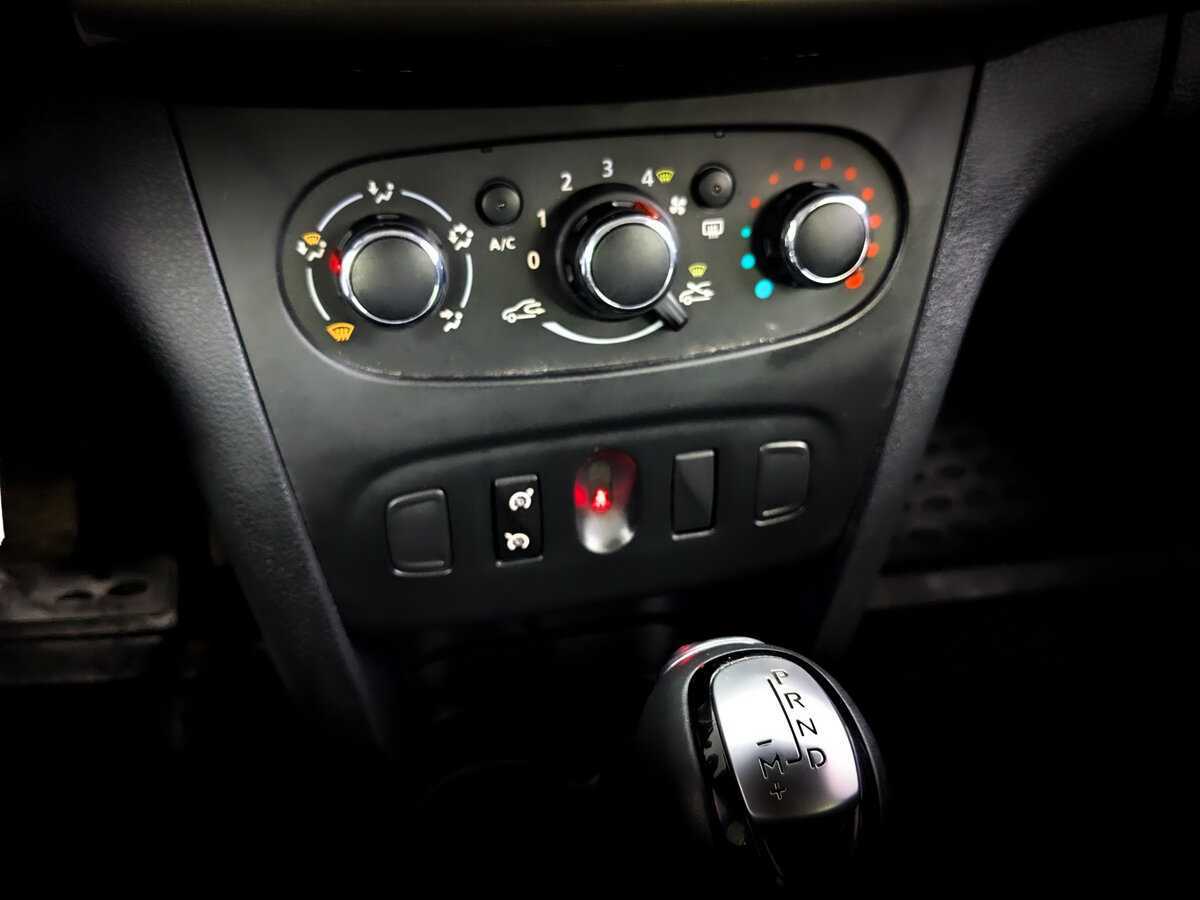 Renault Sandero с пробегом — 2019 год. Фото: #24