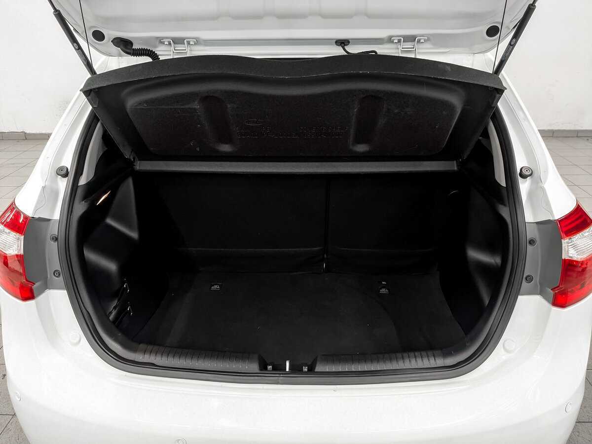 Kia Rio с пробегом — 2015 год. Фото: #9