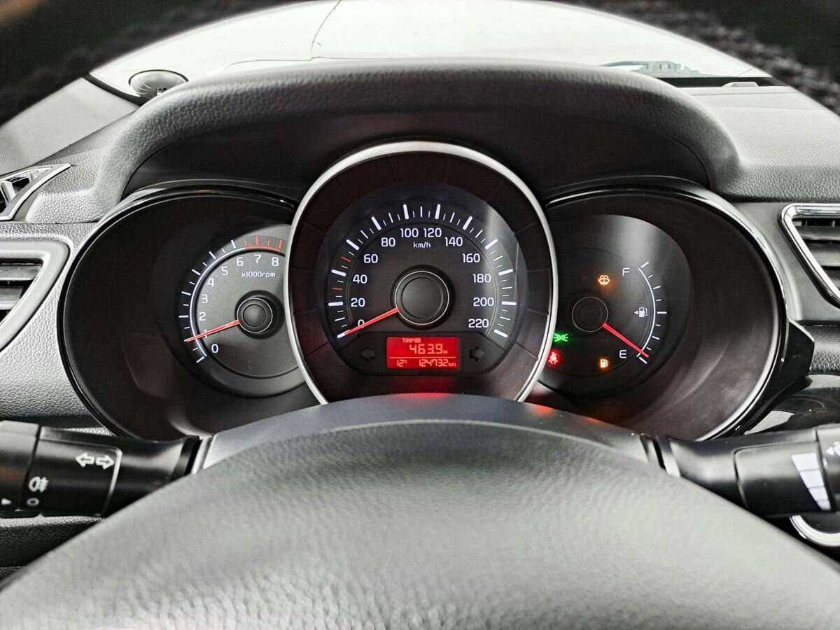 Kia Rio с пробегом — 2015 год. Фото: #10