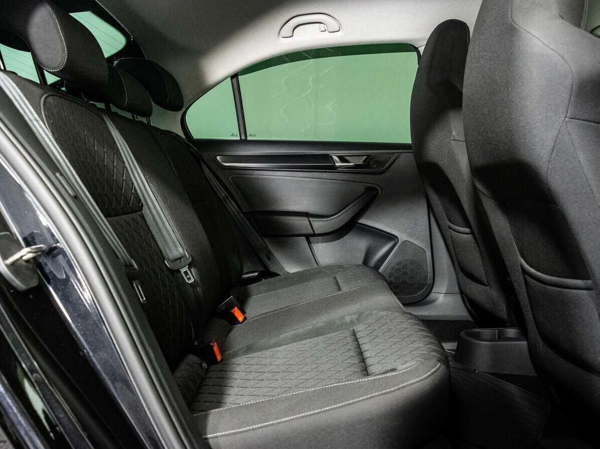 Skoda Rapid с пробегом — 2021 год. Фото: #12
