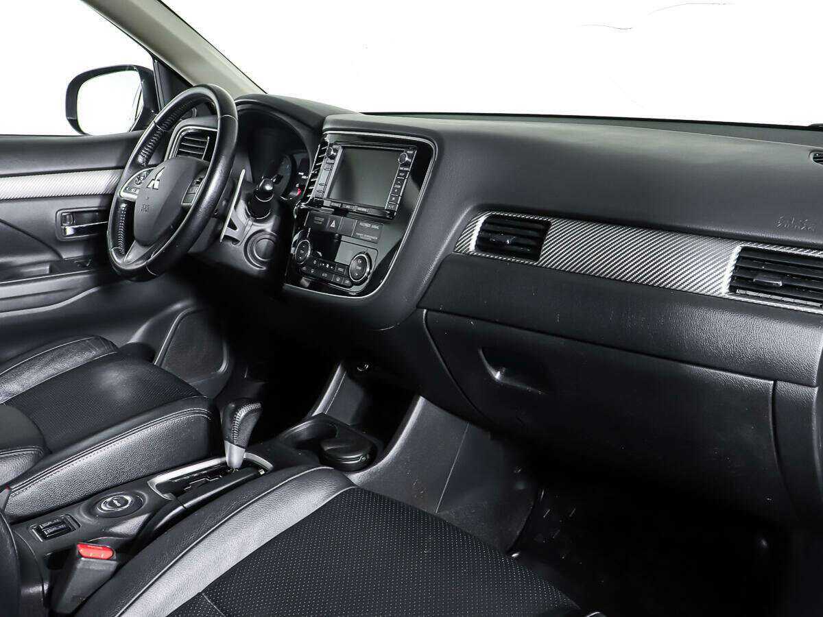 Mitsubishi Outlander с пробегом — 2012 год. Фото: #9