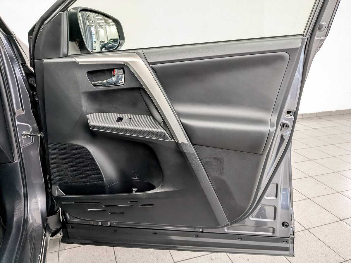 Toyota RAV4 с пробегом — 2014 год. Фото: #21