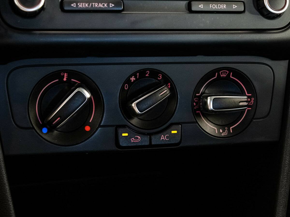 Volkswagen Polo с пробегом — 2013 год. Фото: #14