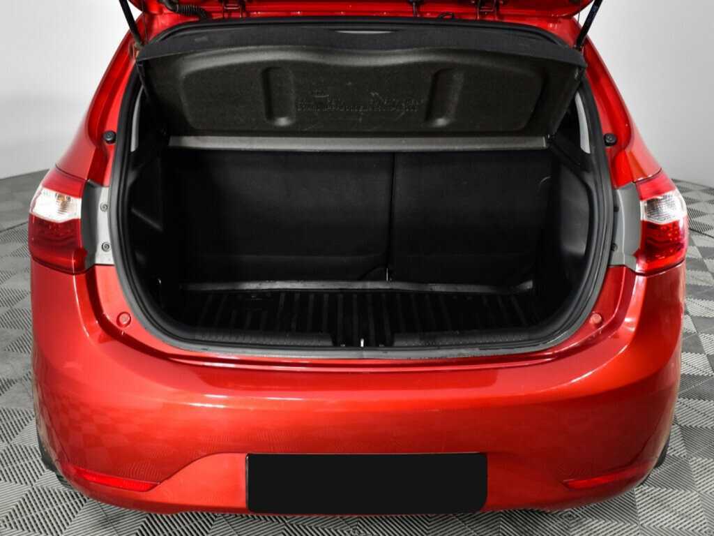 Kia Rio с пробегом — 2012 год. Фото: #14