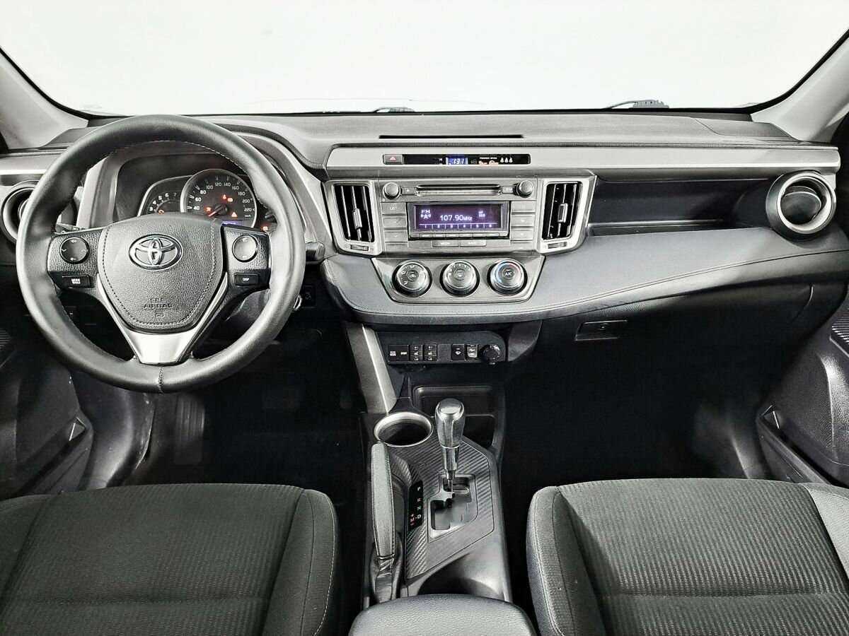 Toyota RAV4 с пробегом — 2014 год. Фото: #11