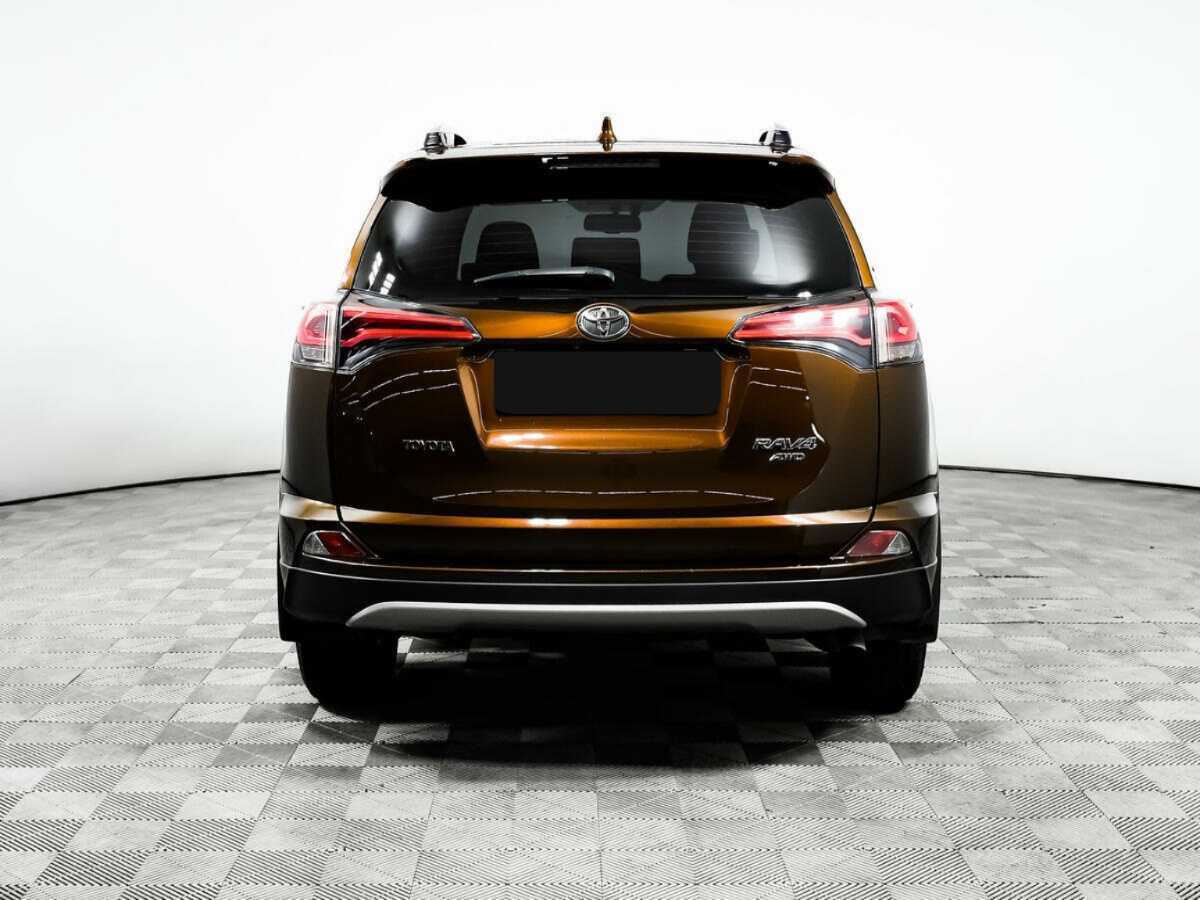 Toyota RAV4 с пробегом — 2017 год. Фото: #5