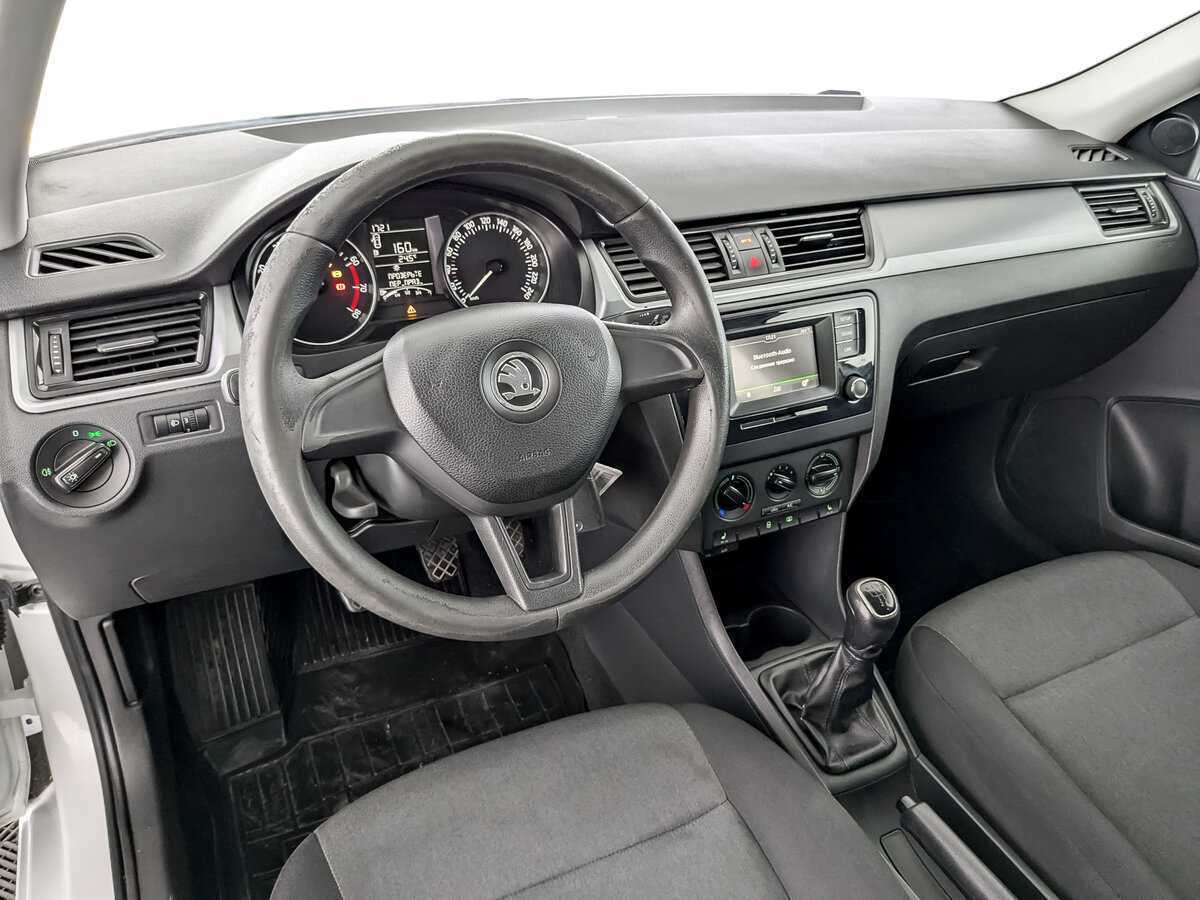 Skoda Rapid с пробегом — 2017 год. Фото: #15