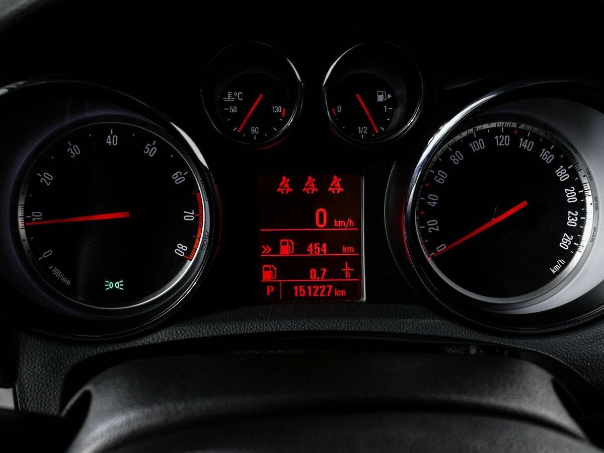 Opel Mokka с пробегом — 2013 год. Фото: #10