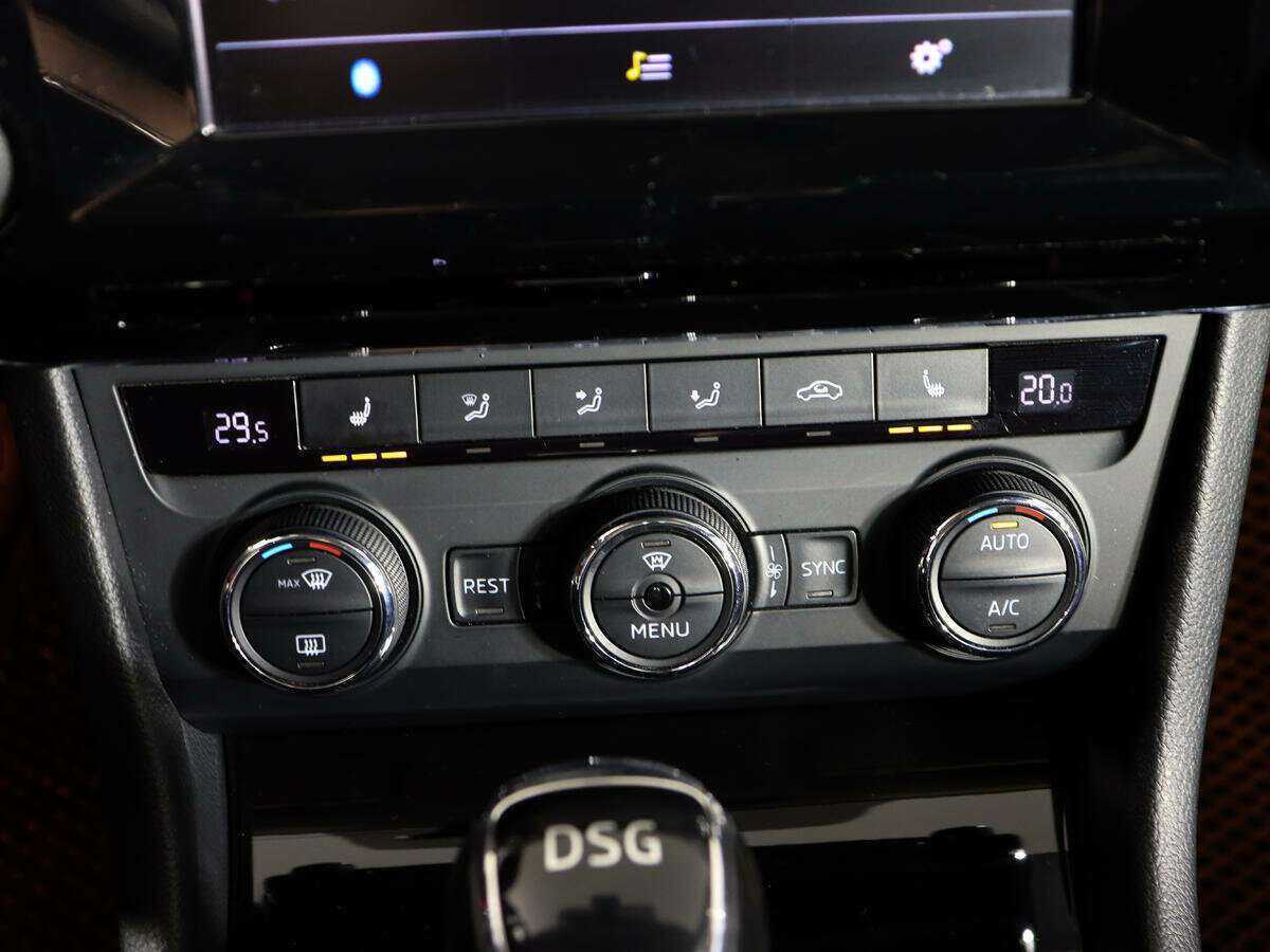 Skoda Superb с пробегом — 2015 год. Фото: #18