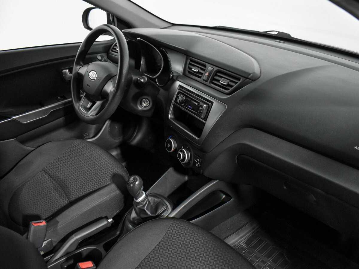 Kia Rio с пробегом — 2012 год. Фото: #11