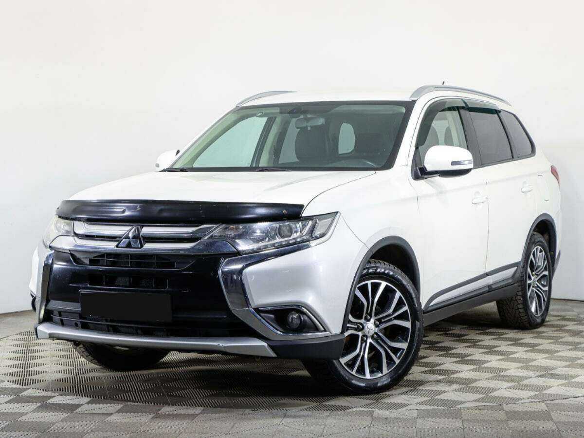 Mitsubishi Outlander с пробегом — 2015 год. Фото: #0