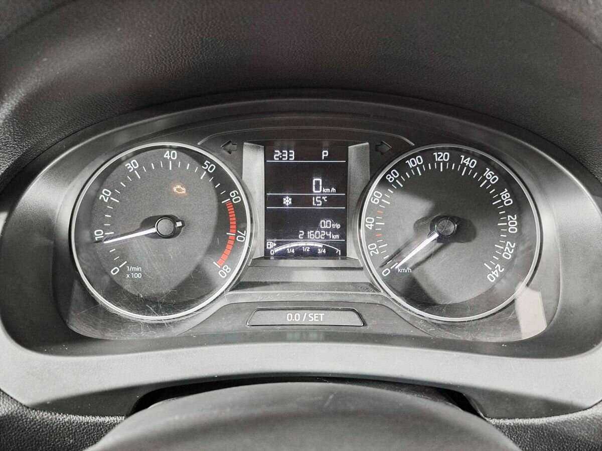 Skoda Rapid с пробегом — 2017 год. Фото: #12